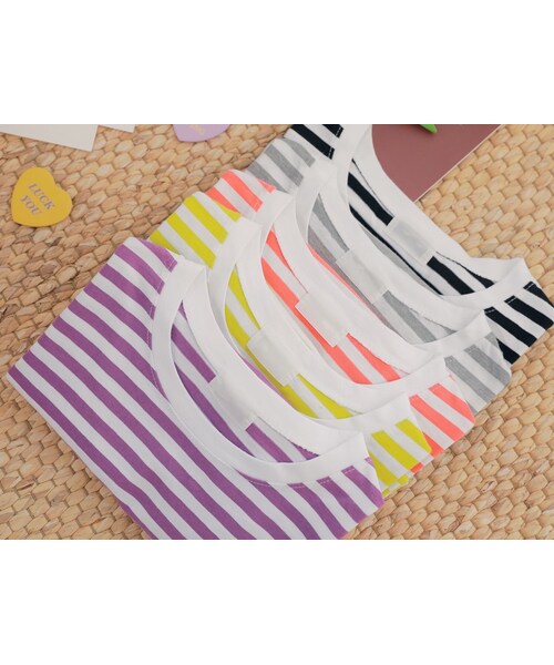 HOTPING(ホッピン)の「サイドスリットボーダーTシャツ(Tシャツ/カットソー・レディース・Grey/Yellow/Purple/Orange/Black・フリーサイズ)」の2枚目の写真