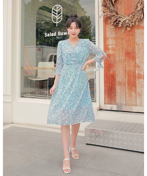 HOTPING（ホッピン）の「リボンスリーブフラワーロングワンピース（ワンピース・レディース・White/Blue・XS-S/M-L/L-XL）」の2枚目の写真