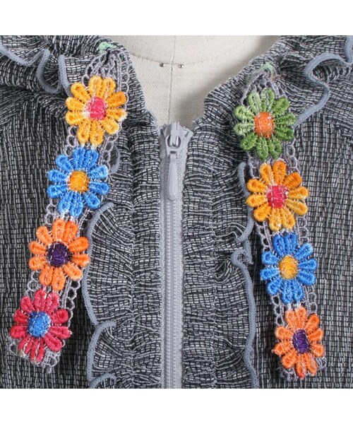 BOO HOMES（ブー オム）の「Girl's ジップ Up ジャケット（お花レース）（トップス・キッズ・グレー/ピンク・XS(80~90cm)/S(100~110cm)/M(120~130cm)）」の4枚目の写真