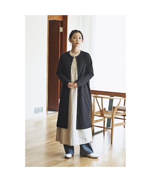 and myera（アンド マイラ）の「and myera ロングスナップカーディガン（レディースファッション > トップス > カーディガン・ベスト・ジレ・レディース・ブラック・（身幅55/総丈115cm）/（身幅58/総丈115cm）/（身幅52/総丈115cm）/（身幅49/総丈115cm））」の3枚目の写真