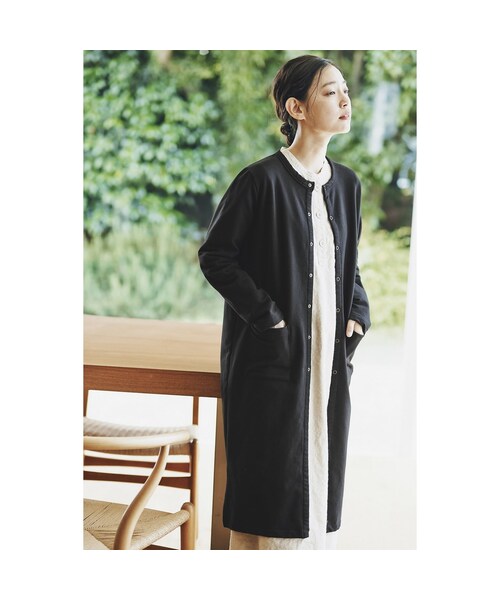 and myera（アンド マイラ）の「and myera ロングスナップカーディガン（レディースファッション > トップス > カーディガン・ベスト・ジレ・レディース・ブラック・（身幅55/総丈115cm）/（身幅58/総丈115cm）/（身幅52/総丈115cm）/（身幅49/総丈115cm））」の6枚目の写真