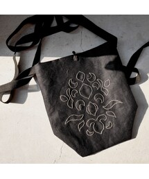 karakusa embroidery apron bag  BLACK