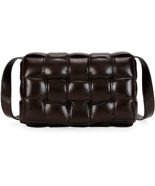BOTTEGA VENETA（ボッテガヴェネタ）の「Bottega Veneta Padded Cassette Crossbody Bag（ショルダーバッグ・レディース・Black/Brown・One Size）」の4枚目の写真