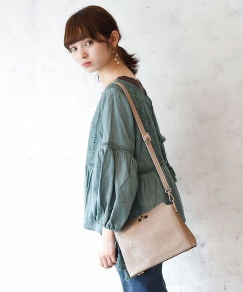 Crisp（クリスプ）の「クロコダイルパターンバッグ（ショルダーバッグ・レディース・ベージュ/ブラウン・FREE）」の3枚目の写真