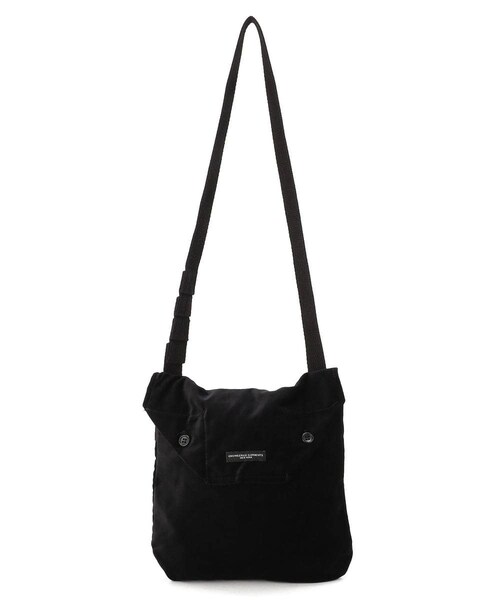 Engineered Garments（エンジニアードガーメンツ）の「shoulder pouch cotton velbeteen /Engineered Garments/エンジニアド ガーメンツ（バッグ・メンズ・BLACK・F）」の4枚目の写真
