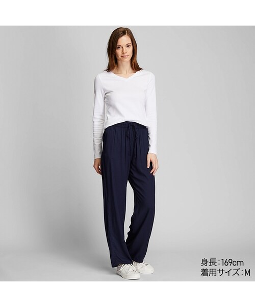 UNIQLO（ユニクロ）の「ドレープストレートパンツ（ルームウェア/パジャマ・レディース・BLACK 09/NAVY 69/BROWN 35/RED 17・L/XS/S/XL/XXL/3XL/M）」の3枚目の写真