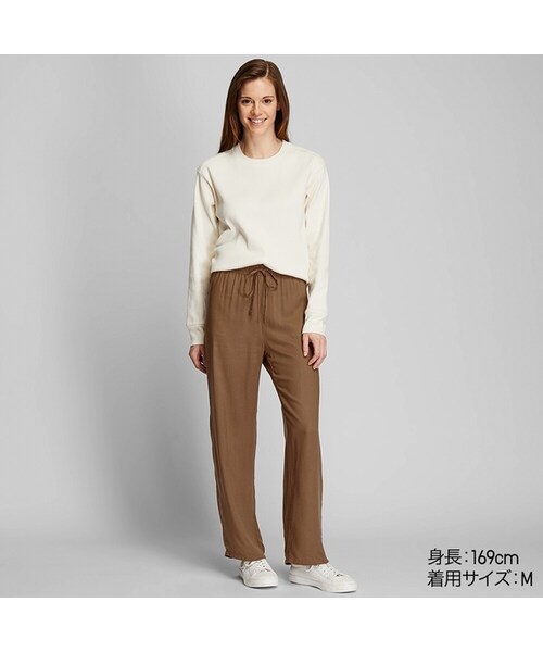 UNIQLO（ユニクロ）の「ドレープストレートパンツ（ルームウェア/パジャマ・レディース・BLACK 09/NAVY 69/BROWN 35/RED 17・L/XS/S/XL/XXL/3XL/M）」の2枚目の写真