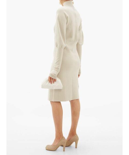 BOTTEGA VENETA（ボッテガヴェネタ）の「Bottega Veneta - The Pouch Small Leather Clutch - Womens - White（クラッチバッグ・レディース・White・One Size）」の4枚目の写真