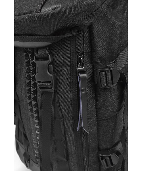 MEMENTISM(メメントイズム)の「"WHITE.S"レザー×デニムスタッズリュックBLACK(バッグ・メンズ・その他)」の4枚目の写真