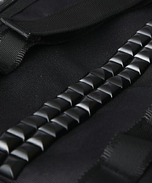 MEMENTISM（メメントイズム）の「THE WORLD レザー切り替え センタースタッズリュック（バックパック/リュック・メンズ・ブラック/ブラック×ホワイト/ネイビー/カモフラージュ/アニマル/その他1/その他2/その他3/その他4/その他5/その他6/その他7/その他8/グレー×ホワイト・FREE）」の22枚目の写真