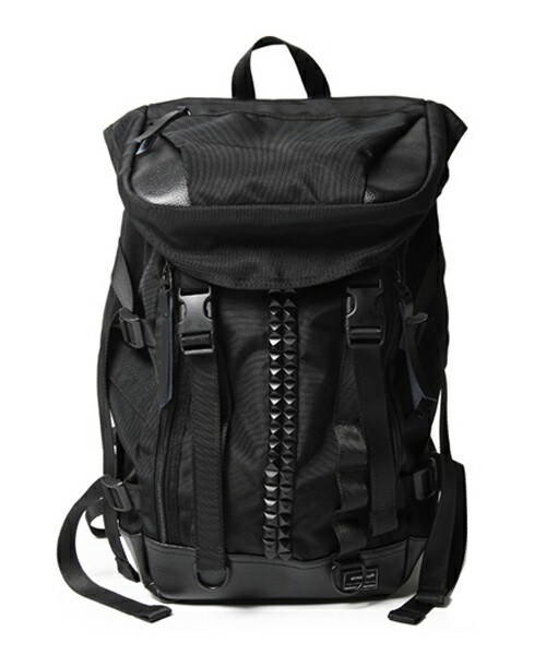 MEMENTISM（メメントイズム）の「THE WORLD レザー切り替え センタースタッズリュック（バックパック/リュック・メンズ・ブラック/ブラック×ホワイト/ネイビー/カモフラージュ/アニマル/その他1/その他2/その他3/その他4/その他5/その他6/その他7/その他8/グレー×ホワイト・FREE）」の16枚目の写真