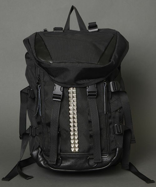 MEMENTISM（メメントイズム）の「THE WORLD レザー切り替え センタースタッズリュック（バックパック/リュック・メンズ・ブラック/ブラック×ホワイト/ネイビー/カモフラージュ/アニマル/その他1/その他2/その他3/その他4/その他5/その他6/その他7/その他8/グレー×ホワイト・FREE）」の6枚目の写真