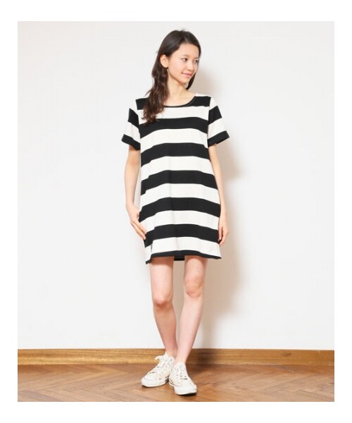 HOLIDAY(ホリデイ)の「BORDER ONE-PI(ワンピース/ドレス・レディース・WHITEXNAVY/WHITEXBLACK・ONESIZE)」の2枚目の写真