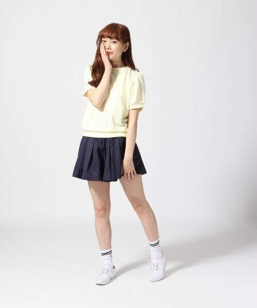 LOWRYS FARM（ローリーズファーム）の「ミニウラケタックパワショルプルオーバー（トップス・レディース・オフ/グレー/イエロー・Ｍ/Ｌ）」の6枚目の写真