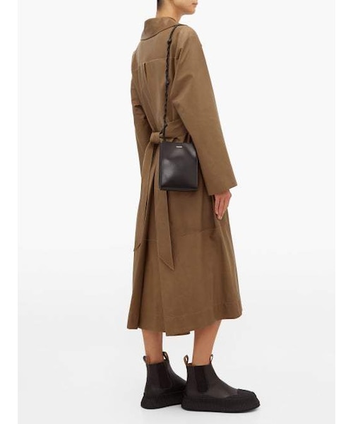 JIL SANDER(ジルサンダー)の「Jil Sander - Small Knotted Strap Leather Cross Body Bag - Womens - Black(ショルダーバッグ・レディース・Black・One Size)」の4枚目の写真