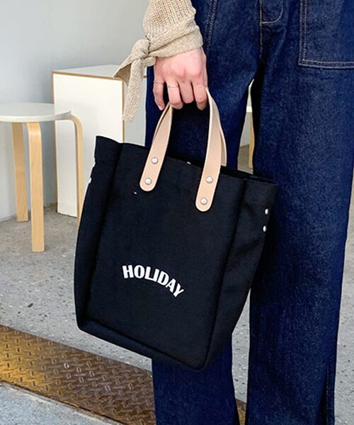 DHOLIC(ディーホリック)の「HOLIDAYロゴ2WAYバッグ(トートバッグ・レディース・ベージュ/ブラック・FREE)」の2枚目の写真