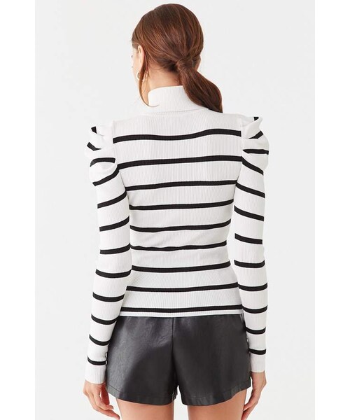 FOREVER 21（フォーエバー トゥエンティーワン）の「Forever 21 Ribbed Striped Turtleneck Top（トップス・レディース・White・Small/Medium/Large）」の2枚目の写真