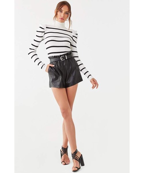 FOREVER 21（フォーエバー トゥエンティーワン）の「Forever 21 Ribbed Striped Turtleneck Top（トップス・レディース・White・Small/Medium/Large）」の4枚目の写真
