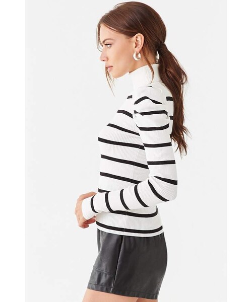 FOREVER 21（フォーエバー トゥエンティーワン）の「Forever 21 Ribbed Striped Turtleneck Top（トップス・レディース・White・Small/Medium/Large）」の3枚目の写真
