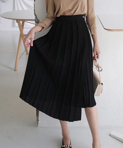 DHOLIC（ディーホリック）の「アンバランスプリーツスカート（スカート・レディース・ブラウン/ベージュ/ブラック・FREE）」の2枚目の写真