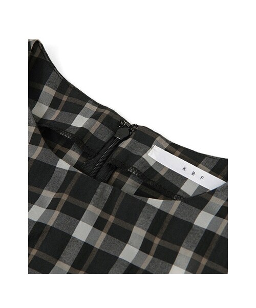KBF（ケイビーエフ）の「チェック肩タックプルオーバー（トップス・レディース・ORANGE/BLACK/PURPLE・one）」の10枚目の写真