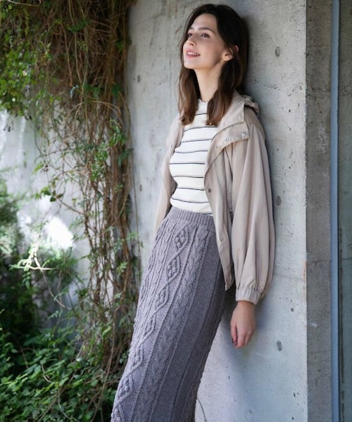 Crisp（クリスプ）の「ポンポンケーブルニットスカート（スカート・レディース・グリーン/グレー/アイボリー/パープル・FREE）」の3枚目の写真