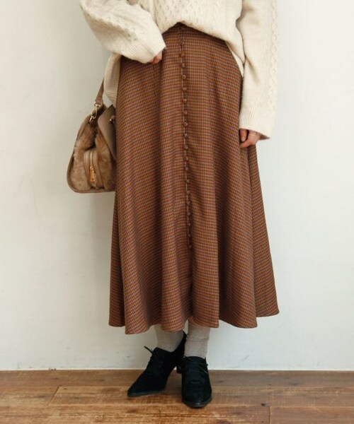 Crisp（クリスプ）の「ボタンチェックフレアスカート（スカート・レディース・ベージュ/ブラウン・FREE）」の2枚目の写真