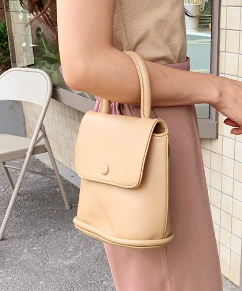 DHOLIC(ディーホリック)の「2WAYフラップミニバッグ(ショルダーバッグ・レディース・ブラック/ベージュ/グリーン・FREE)」の2枚目の写真