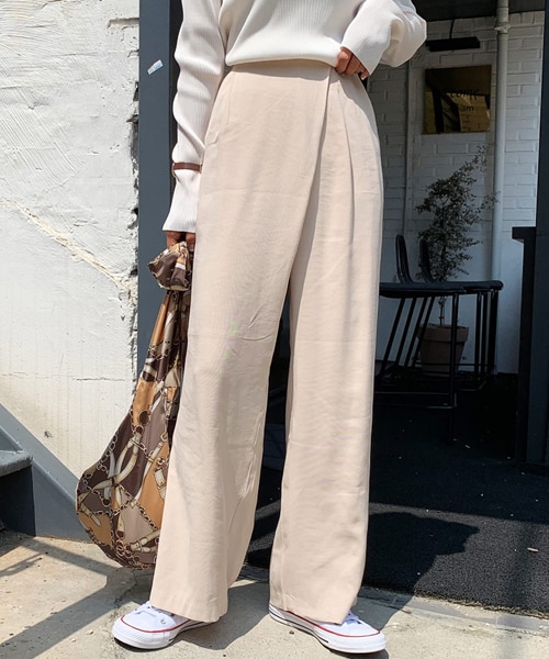 DHOLIC(ディーホリック)の「ダイアゴナルタックパンツ(その他パンツ・レディース・ベージュ/その他/ブラック・FREE)」の3枚目の写真