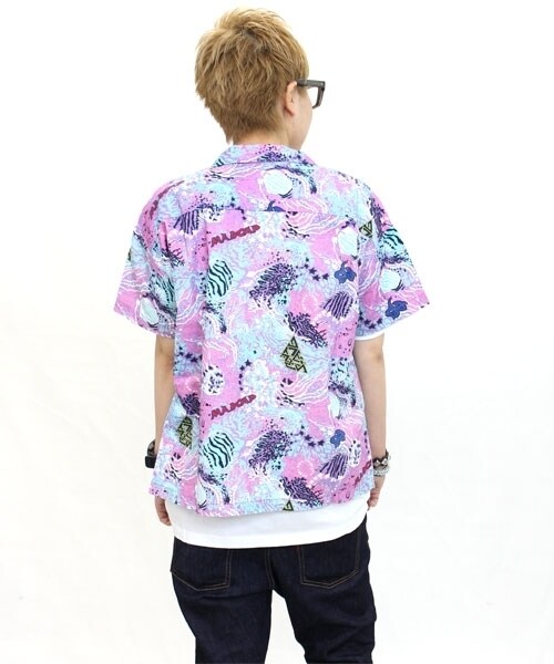 RNA(アールエヌエー)の「SEA柄シャツ(トップス・レディース・シーブルー/パッションピンク・M)」の4枚目の写真