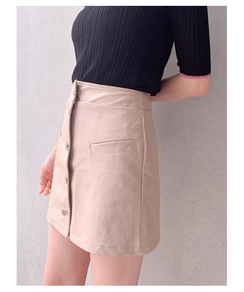 lilLilly(リルリリー)の「フロントボタンレザースカート(スカート・レディース・BLACK/BEIGE・S/M)」の6枚目の写真