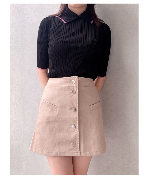 lilLilly(リルリリー)の「フロントボタンレザースカート(スカート・レディース・BLACK/BEIGE・S/M)」の4枚目の写真