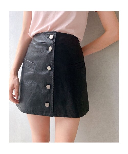 lilLilly(リルリリー)の「フロントボタンレザースカート(スカート・レディース・BLACK/BEIGE・S/M)」の7枚目の写真