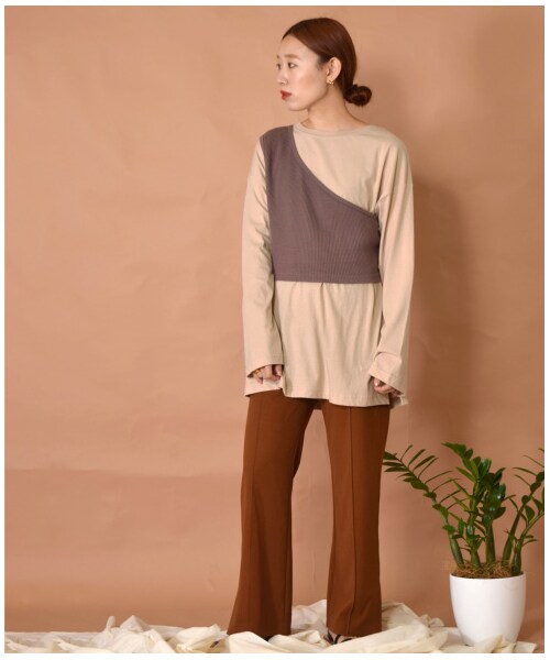 w closet(ダブルクローゼット)の「ワンショルビスチェ付ロンTee(トップス・レディース・グレージュ/モカ/スミクロ・FREE)」の18枚目の写真