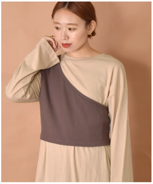 w closet(ダブルクローゼット)の「ワンショルビスチェ付ロンTee(トップス・レディース・グレージュ/モカ/スミクロ・FREE)」の21枚目の写真