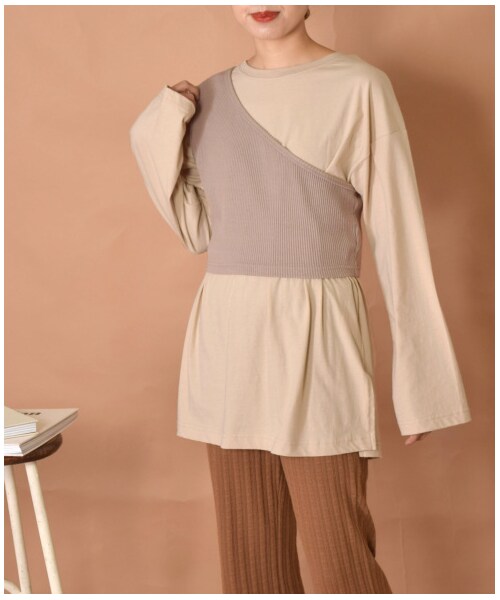 w closet(ダブルクローゼット)の「ワンショルビスチェ付ロンTee(トップス・レディース・グレージュ/モカ/スミクロ・FREE)」の4枚目の写真