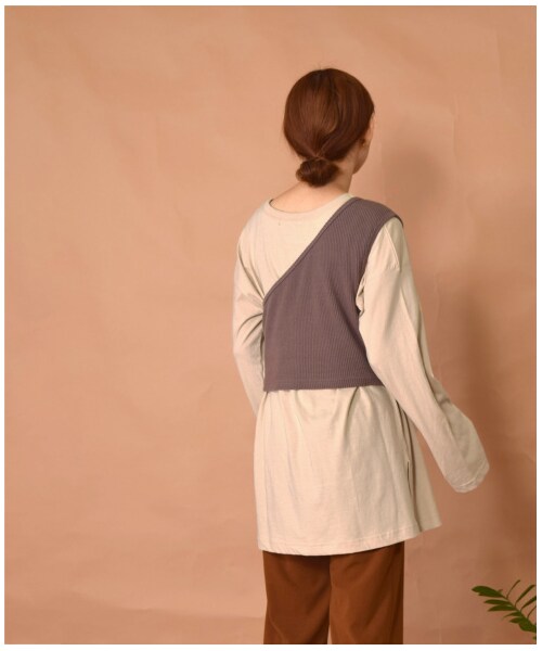 w closet(ダブルクローゼット)の「ワンショルビスチェ付ロンTee(トップス・レディース・グレージュ/モカ/スミクロ・FREE)」の20枚目の写真
