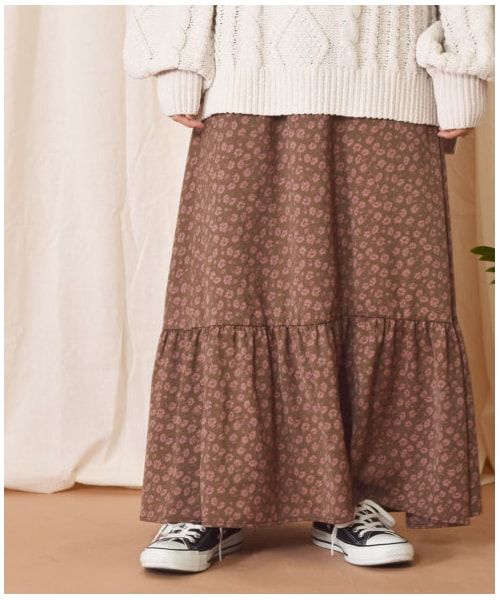 w closet(ダブルクローゼット)の「マットサテン花柄ティアードスカート(スカート・レディース・ブラウン/Dグリーン・FREE)」の16枚目の写真