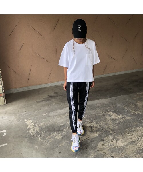 copine（コピン）の「再入荷！しっかり素材！ポケット付きバックロゴtシャツ (3color)【クリックポスト対象商品】（Tシャツ/カットソー・レディース・その他）」の4枚目の写真