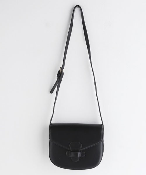 DHOLIC(ディーホリック)の「ハーフムーンフラップショルダーバッグ(ショルダーバッグ・レディース・その他/ブラック/ブラウン/ベージュ・FREE)」の2枚目の写真