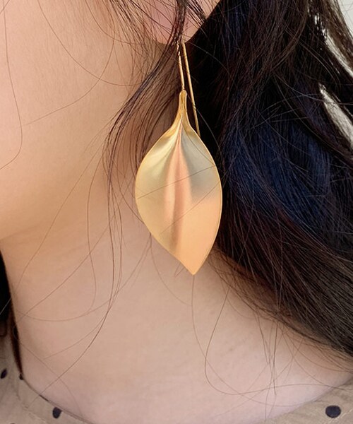 DHOLIC（ディーホリック）の「リーフロングピアス（ピアス（両耳用）・レディース・シルバー/ゴールド・FREE）」の2枚目の写真