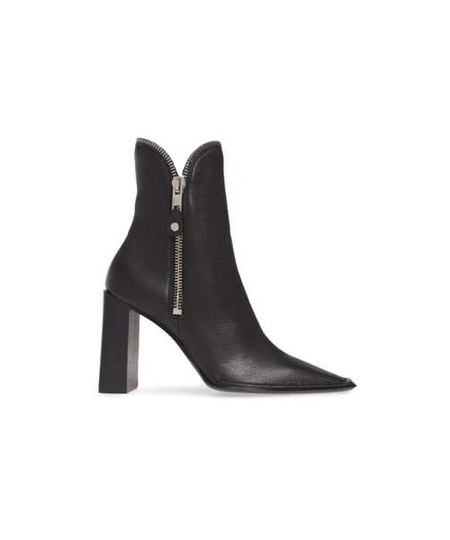 alexanderwang（アレキサンダーワン）の「Alexander Wang Lane Square Toe Boot（ブーツ・レディース・Black・8.5us / 38.5eu/10us / 40eu/11us / 41eu/9.5us / 39.5eu/7us / 37eu/10.5us / 40.5eu/9us / 39eu/8us / 38eu/5.5us / 35.5eu/7.5us / 37.5eu/6us / 36eu/6.5us / 36.5eu/5us / 35eu）」の2枚目の写真