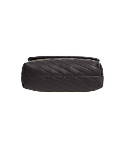 TORY BURCH(トリーバーチ)の「Tory Burch Kira Chevron Leather Crossbody Bag(ショルダーバッグ・レディース・Black・One Size)」の2枚目の写真