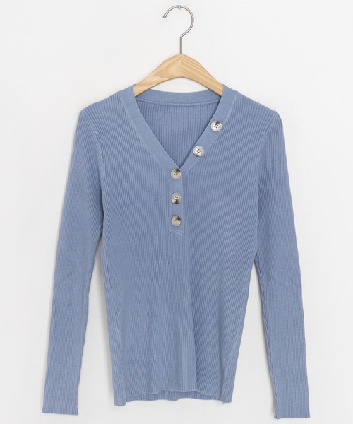 DHOLIC(ディーホリック)の「Vネックボタンリブニット(ニット/セーター・レディース・ベージュ/ホワイト/ブラック/ブルー・FREE)」の4枚目の写真