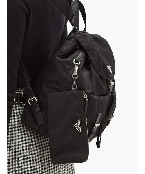PRADA（プラダ）の「Prada - Logo Plaque Nylon Backpack - Womens - Black（バックパック/リュック・レディース・Black・One Size）」の5枚目の写真