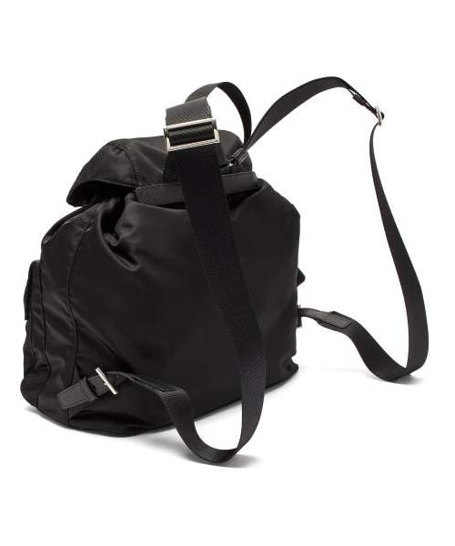 PRADA（プラダ）の「Prada - Logo Plaque Nylon Backpack - Womens - Black（バックパック/リュック・レディース・Black・One Size）」の3枚目の写真