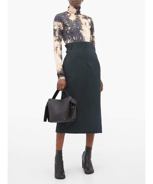 Acne Studios(アクネストゥディオズ)の「Acne Studios - Musubi Mini Leather Tote Bag - Womens - Black(トートバッグ・レディース・Black・One Size)」の2枚目の写真