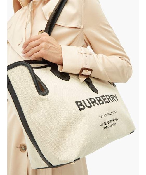 BURBERRY（バーバリー）の「Burberry - Logo Print Leather Trimmed Canvas Tote Bag - Womens - White Multi（トートバッグ・レディース・White・One Size）」の2枚目の写真