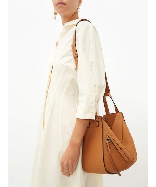 LOEWE(ロエベ)の「Loewe - Hammock Small Leather Tote Bag - Womens - Tan(トートバッグ・レディース・Brown・One Size)」の3枚目の写真