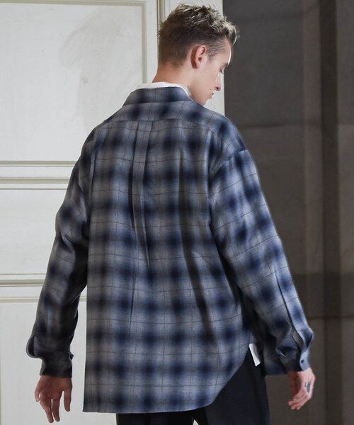 LIDNM（リドム）の「OMBRE CHECK SHIRT/NVY（シャツ/ブラウス・メンズ・ブルー系・MEDIUM/LARGE）」の4枚目の写真